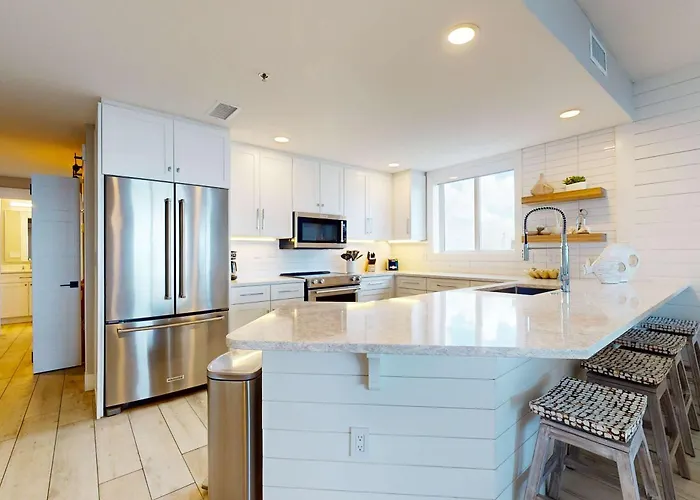 The Club 401c Beachfront In With Pools Tennis Gym Holiday home Gulf Shores
